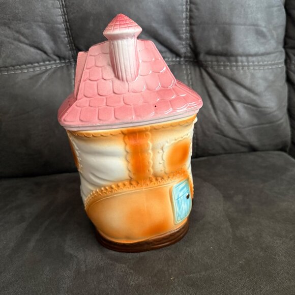 Vintage Old Woman Who Lived in a Shoe Cookie Jar - Picture 3 of 6